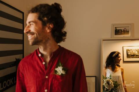 Fotógrafo de casamentos em Coimbra, Leiria, Aveiro.
Fotografia documental de casamento. Fotografia com emoção, paixão e sem poses. Imagens verdadeiras e cheias de amor.
Fotografamos em todo o país. Sessão Solteiros em Coimbra.'