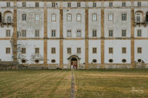 Fotógrafo de casamentos em Coimbra, Leiria, Aveiro.
Fotografia documental de casamento. Fotografia com emoção, paixão e sem poses. Imagens verdadeiras e cheias de amor.
Fotografamos em todo o país. Sessão Solteiros em Coimbra.'