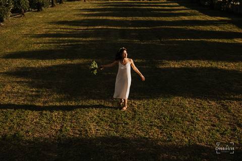 Fotógrafo de casamentos em Coimbra, Leiria, Aveiro.
Fotografia documental de casamento. Fotografia com emoção, paixão e sem poses. Imagens verdadeiras e cheias de amor.
Fotografamos em todo o país. Sessão Solteiros em Coimbra.'