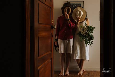 Fotógrafo de casamentos em Coimbra, Leiria, Aveiro.
Fotografia documental de casamento. Fotografia com emoção, paixão e sem poses. Imagens verdadeiras e cheias de amor.
Fotografamos em todo o país. Sessão Solteiros em Coimbra.'