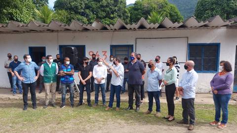 Prefeito em 2021 informando da reabertura da coordenadoria de agricultura'