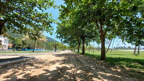 Rua frente a igreja no CADIM'