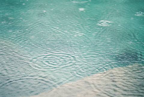  destinationwedding, PortugalPhotographer, lovethedress, fineartphotography, fineartfilm, Switzerland, stylemepretty, rainywedding, winter, weddingswitzerland, blausee, romanticsession, winterwedding, rainy, rainyweddingday, lake, blauseelake'