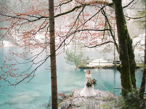  destinationwedding, PortugalPhotographer, lovethedress, fineartphotography, fineartfilm, Switzerland, stylemepretty, rainywedding, winter, weddingswitzerland, blausee, romanticsession, winterwedding, rainy, rainyweddingday, lake, blauseelake'