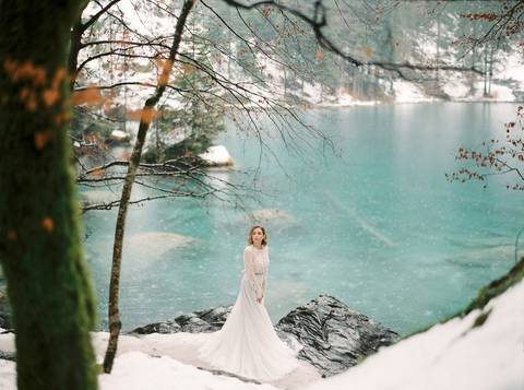  destinationwedding, PortugalPhotographer, lovethedress, fineartphotography, fineartfilm, Switzerland, stylemepretty, rainywedding, winter, weddingswitzerland, blausee, romanticsession, winterwedding, rainy, rainyweddingday, lake, blauseelake'