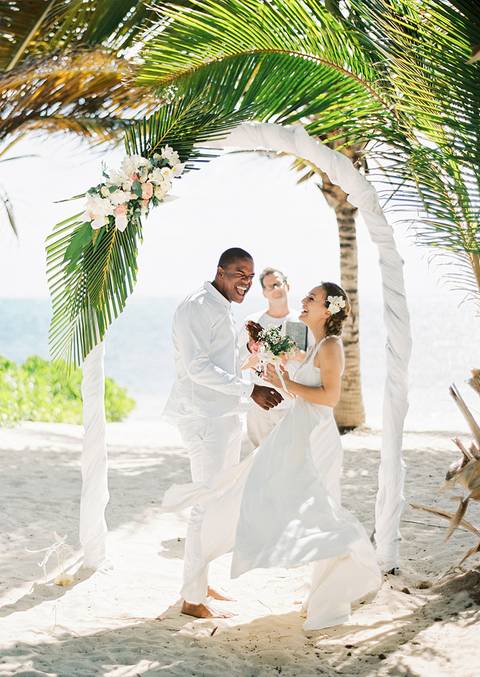 Wedding, beach, destinationwedding, PortugalPhotographer, fineartphotography, elopement, renewal, vows, DominicanRepublic, PuntadelTorobeach, beachwedding, beachdestinationwedding, film, renewalvows, fujifilm400h, cermencitafilmlab, hochzeitsguide, beach'