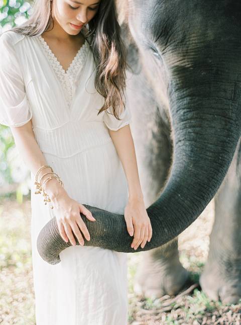 Bride, wedding inspiration, styleshoot, thailand, weddingthailandphotographer, destinationweddingthailand, triptothailand, fineartphotography'