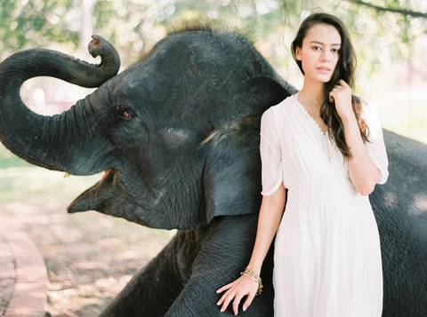 Bride, wedding inspiration, styleshoot, thailand, weddingthailandphotographer, destinationweddingthailand, triptothailand, fineartphotography'