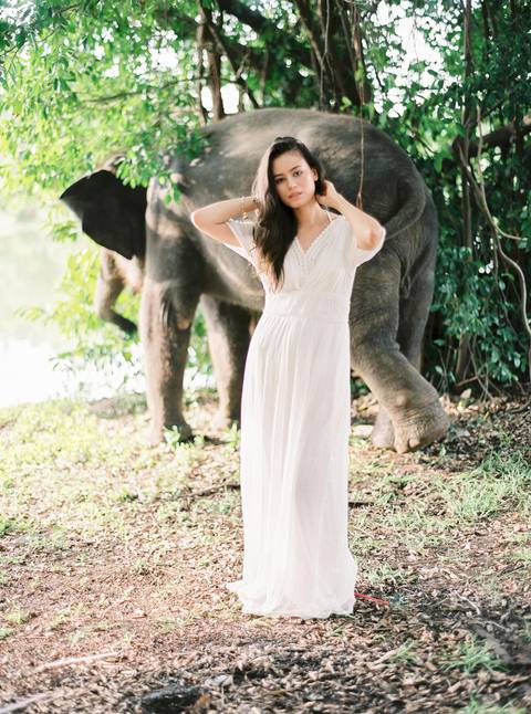 Bride, wedding inspiration, styleshoot, thailand, weddingthailandphotographer, destinationweddingthailand, triptothailand, fineartphotography'