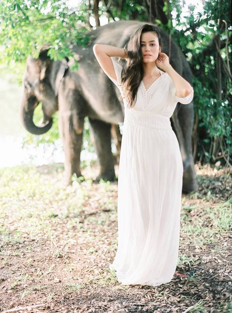 Bride, wedding inspiration, styleshoot, thailand, weddingthailandphotographer, destinationweddingthailand, triptothailand, fineartphotography'