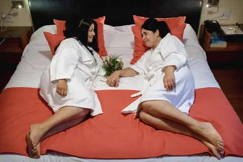 Lesbian-Wedding-hotel- noche-de-bodas-gay-lgbt-photo-fotos-fotografo-luiggi-benedetto-cordoba-argentina'