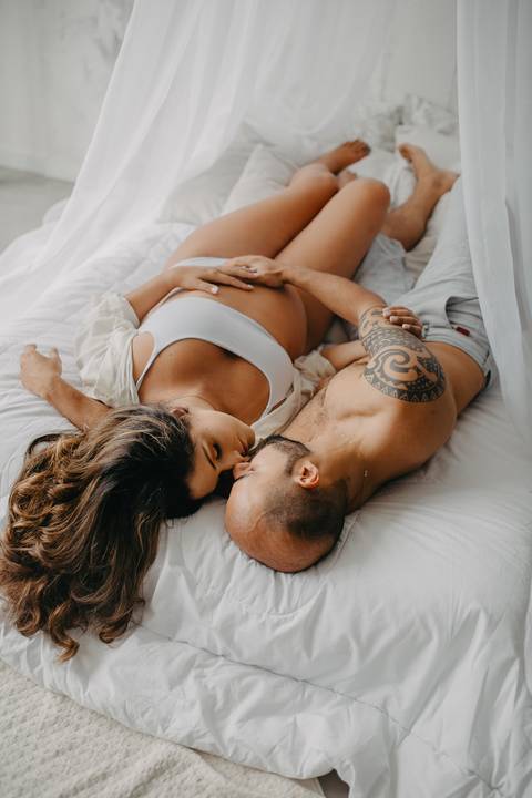 ensaio_gestante_em_estudio_palhoça_estudio_raisa_mello_fotograia'