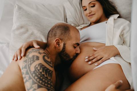 ensaio_gestante_em_estudio_palhoça_estudio_raisa_mello_fotograia'