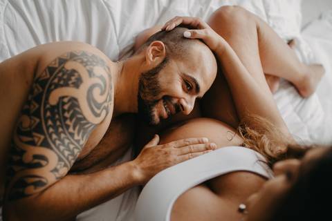 ensaio_gestante_em_estudio_palhoça_estudio_raisa_mello_fotograia'