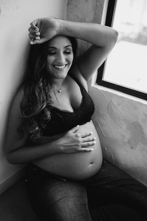 ensaio_gestante_em_estudio_palhoça_estudio_raisa_mello_fotograia'