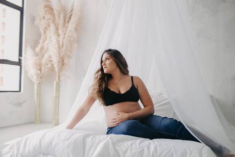 ensaio_gestante_em_estudio_palhoça_estudio_raisa_mello_fotograia'