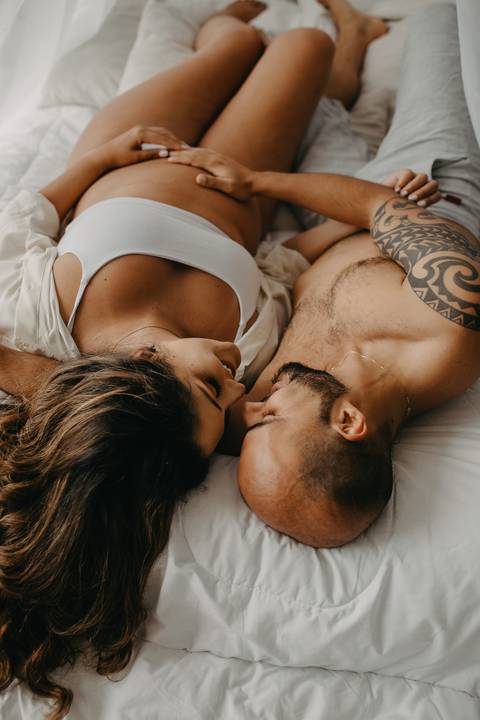 ensaio_gestante_em_estudio_palhoça_estudio_raisa_mello_fotograia'