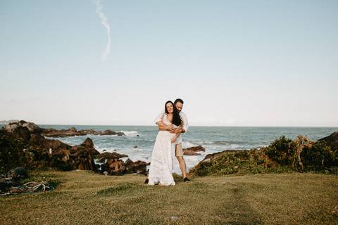 ensaio_casal_florianopolis_praia_da_armacao_karime_felipe_raisamello'