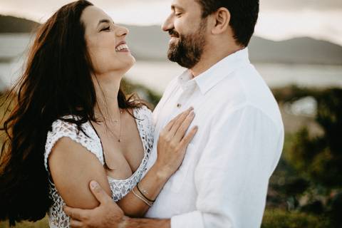 ensaio_casal_florianopolis_praia_da_armacao_karime_felipe_raisamello'