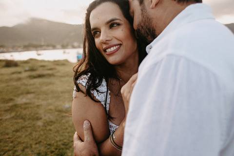 ensaio_casal_florianopolis_praia_da_armacao_karime_felipe_raisamello'