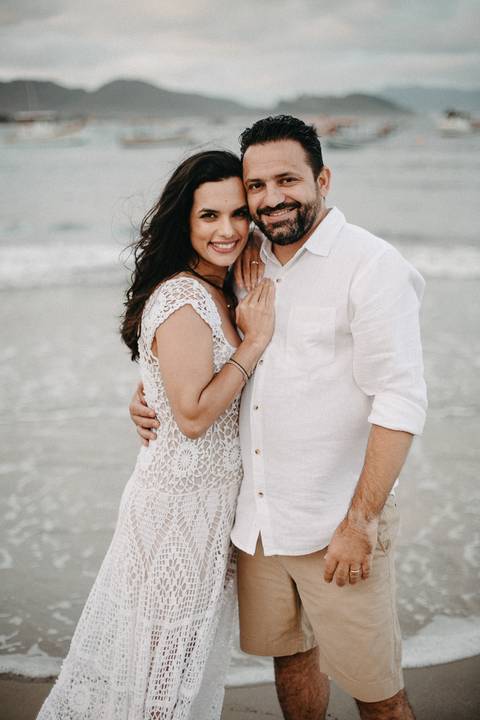 ensaio_casal_florianopolis_praia_da_armacao_karime_felipe_raisamello'