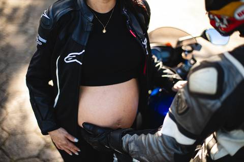 ensaio_gestante_florianopolis_praia_da_armacao_lidi_valentina_raisamello'