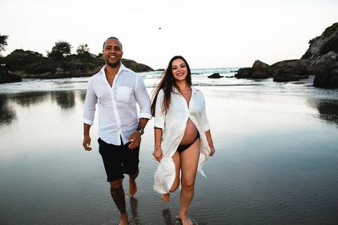 ensaio_gestante_florianopolis_praia_da_armacao_leticia_heitor_raisamello'