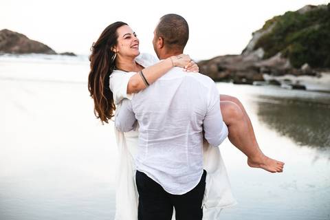 ensaio_gestante_florianopolis_praia_da_armacao_leticia_heitor_raisamello'