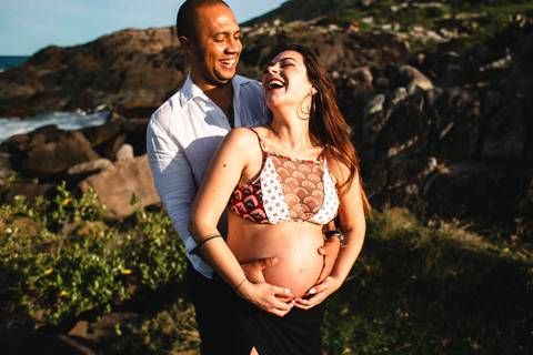 ensaio_gestante_florianopolis_praia_da_armacao_leticia_heitor_raisamello'