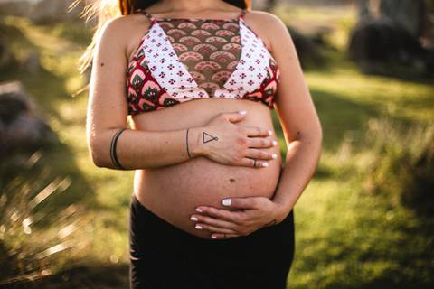 ensaio_gestante_florianopolis_praia_da_armacao_leticia_heitor_raisamello'