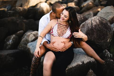 ensaio_gestante_florianopolis_praia_da_armacao_leticia_heitor_raisamello'