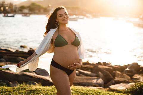 ensaio_gestante_florianopolis_praia_da_armacao_leticia_heitor_raisamello'