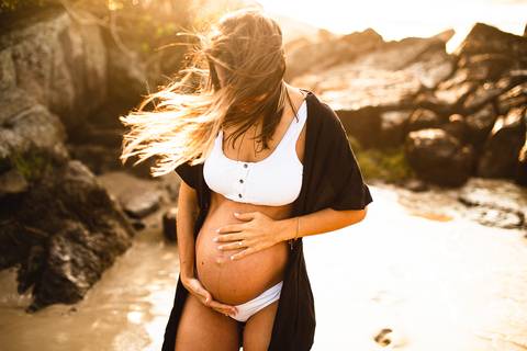 ensaio_gestante_florianopolis_praia_da_armacao_mayara_marina_raisamello'