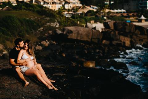 ensaio_gestante_florianopolis_praia_do_santinho_hellen_lorenzo_raisamello'