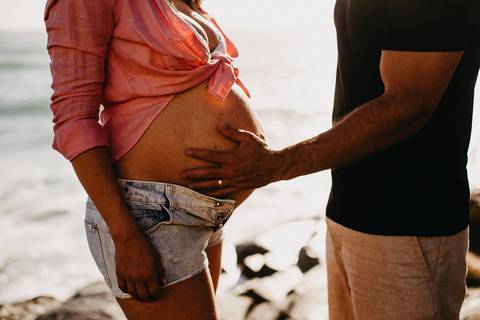 ensaio_gestante_florianopolis_praia_do_santinho_hellen_lorenzo_raisamello'