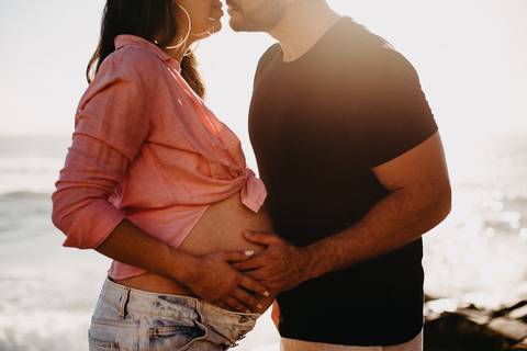 ensaio_gestante_florianopolis_praia_do_santinho_hellen_lorenzo_raisamello'