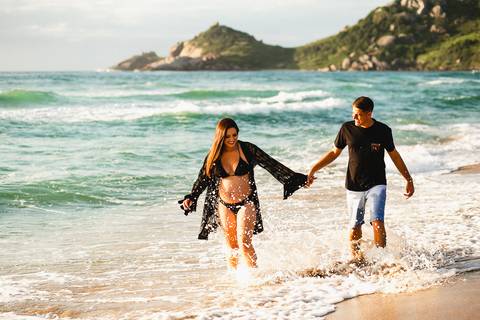 ensaio_gestante_florianopolis_praia_mole_kariny_pedro_raisamello'