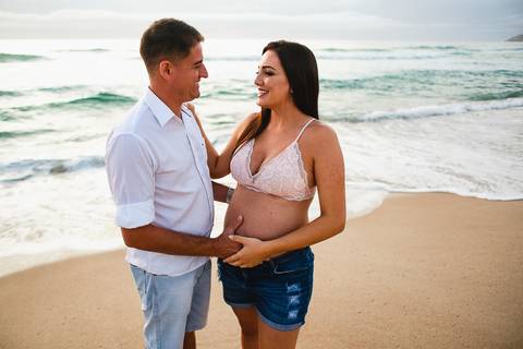 ensaio_gestante_florianopolis_praia_mole_kariny_pedro_raisamello'