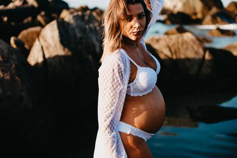 ensaio-gestante-praia-da-armacao-florianopolis-paula'