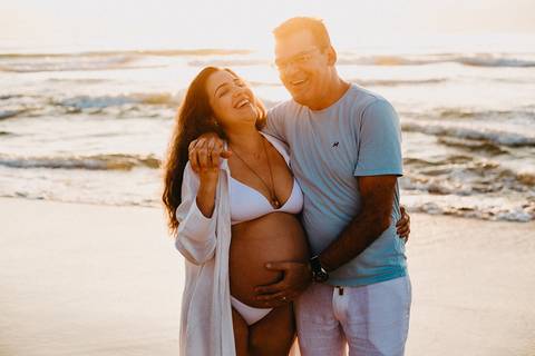 ensaio-gestante-praia-canto-do-morcego-itajai-vanessa'