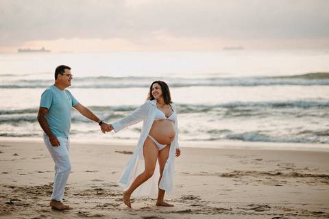 ensaio-gestante-praia-canto-do-morcego-itajai-vanessa'