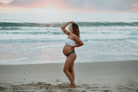 ensaio_gestante_itajai_praia_brava_nicole_a_espera_da_martina'