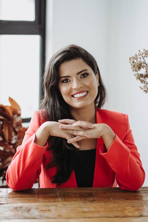 ensaio_corporativo_profissional_feminino_ensaio_em_estudio_raisa_mello_fotografia'