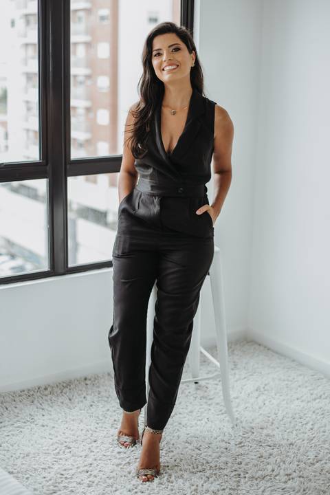 ensaio_corporativo_profissional_feminino_ensaio_em_estudio_raisa_mello_fotografia'