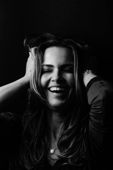 ensaio_moda_feminino_em_estudio_corporativo_retratos_profissionais_retratos_femininos_raisa_mello_fotografia_estudio'