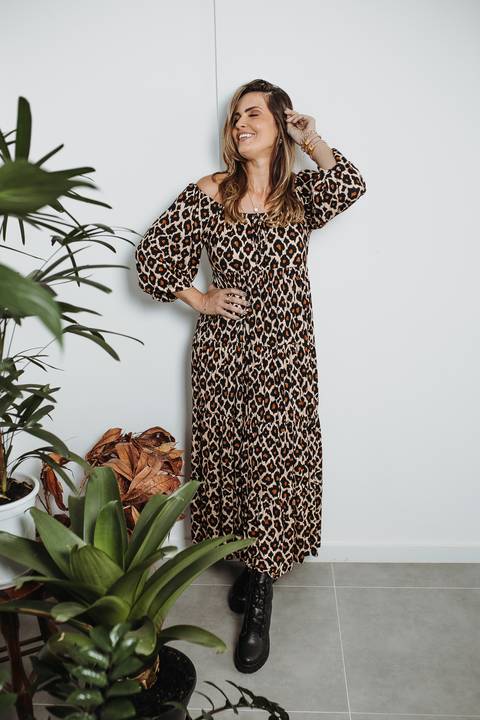 ensaio_moda_feminino_em_estudio_corporativo_retratos_profissionais_retratos_femininos_raisa_mello_fotografia_estudio'