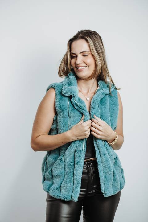 ensaio_moda_feminino_em_estudio_corporativo_retratos_profissionais_retratos_femininos_raisa_mello_fotografia_estudio'