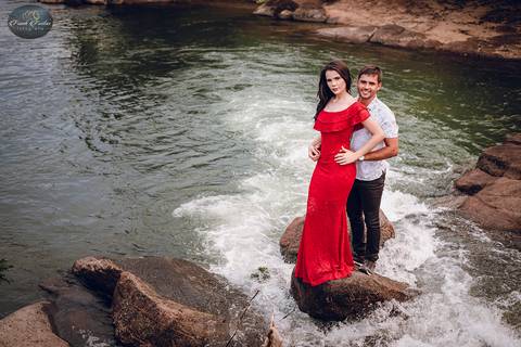 Noivos na Cachoeira do Rio Xingu'