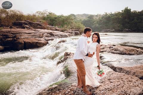 Noivos na Cachoeira do Rio Xingu'