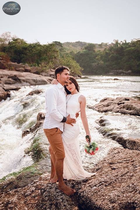 Noivos na Cachoeira do Rio Xingu'